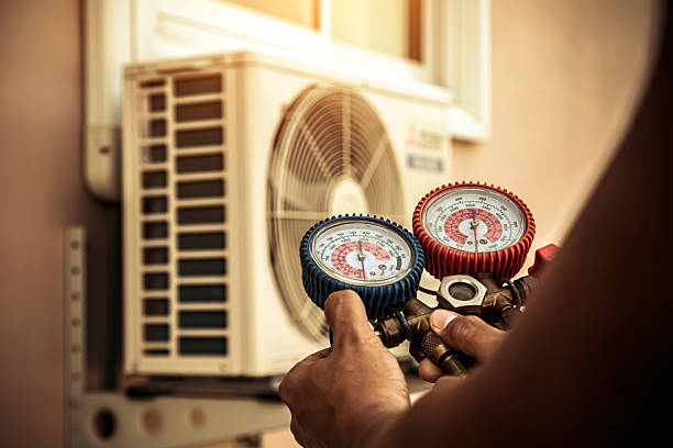 Professional Ac Installation technician working in Bowersville, OH